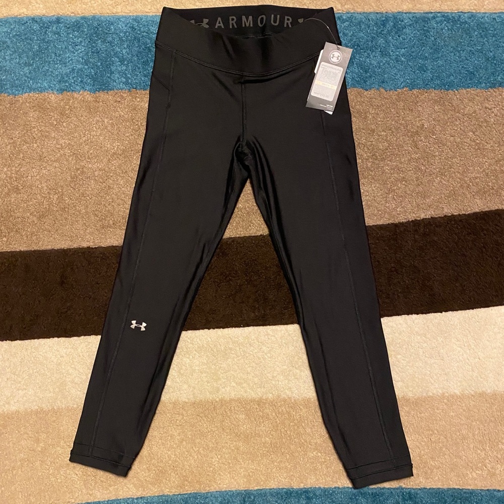 NWT Under Armour Capri Pants